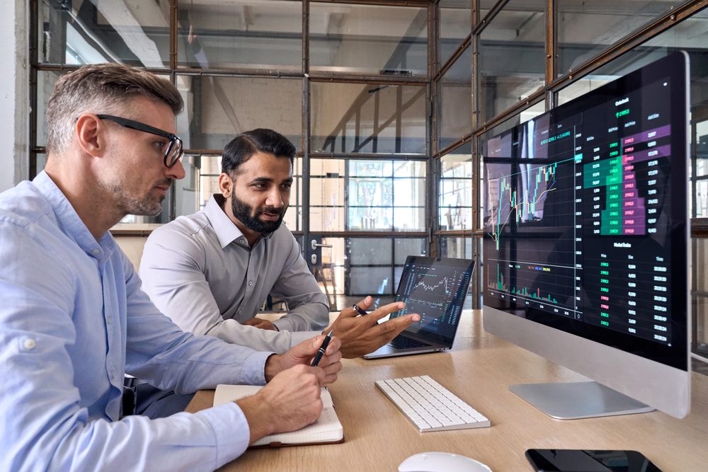 Business people with Screen